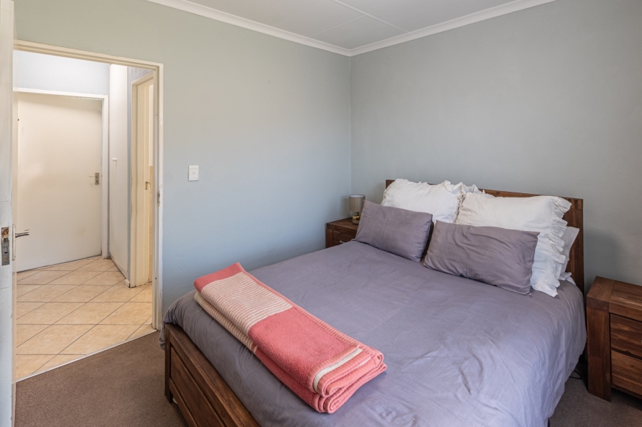To Let 2 Bedroom Property for Rent in Honeypark Gauteng