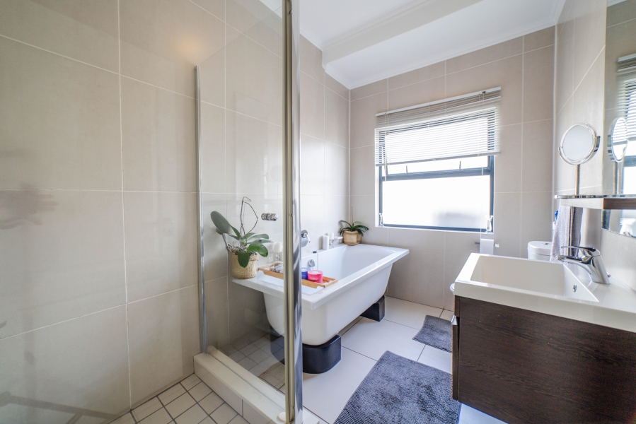 To Let 1 Bedroom Property for Rent in Fourways Gauteng
