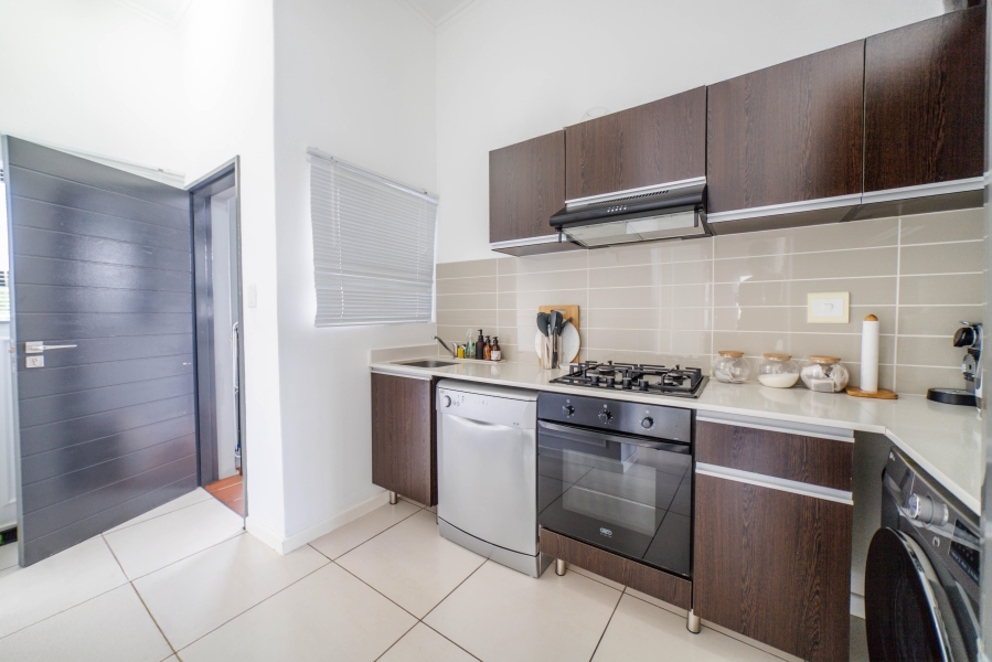 To Let 1 Bedroom Property for Rent in Fourways Gauteng