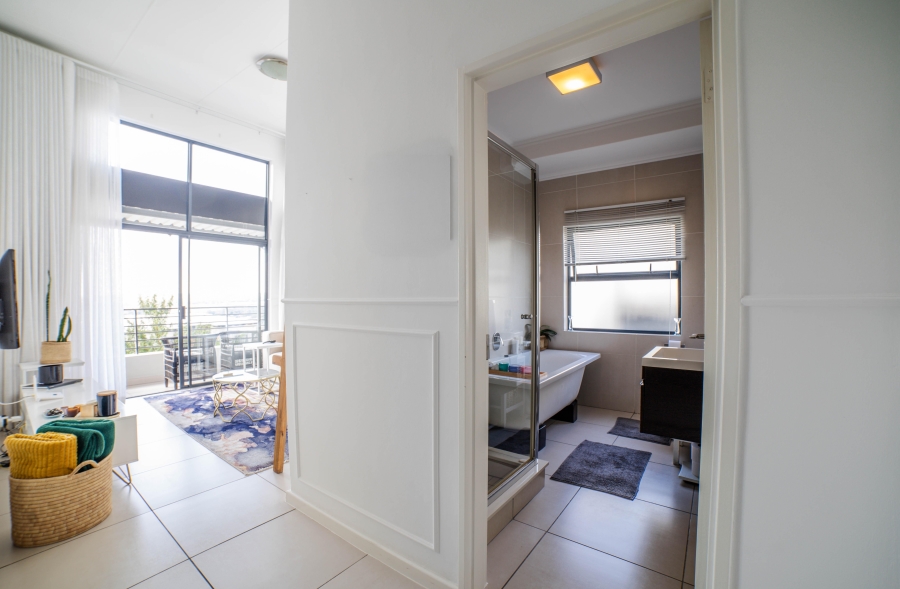 To Let 1 Bedroom Property for Rent in Fourways Gauteng