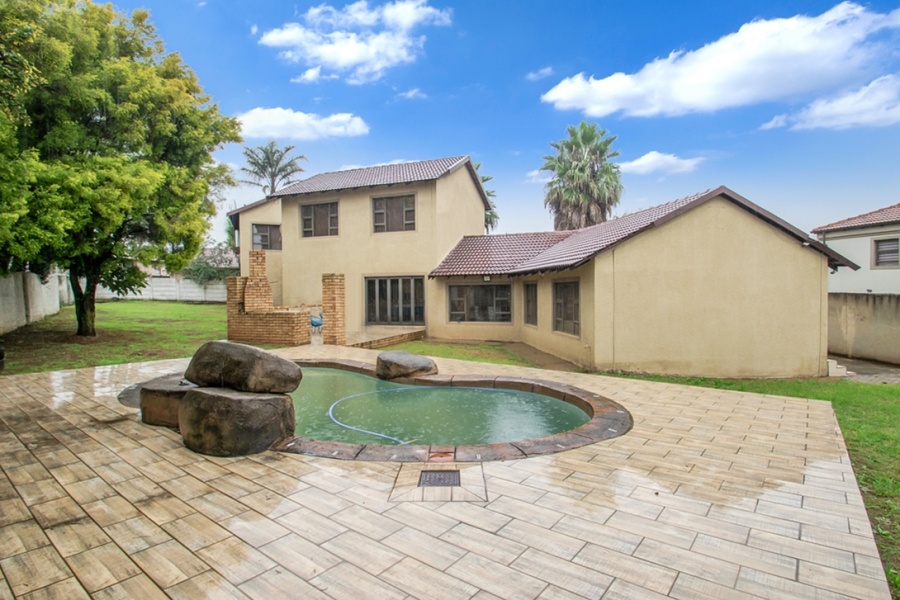 3 Bedroom Property for Sale in Noordheuwel Gauteng