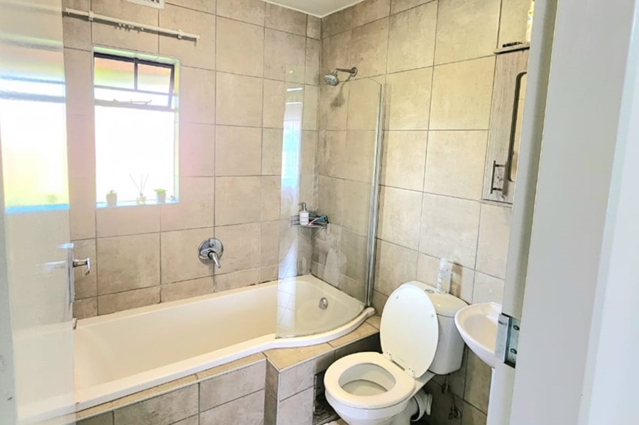 2 Bedroom Property for Sale in Montana Gauteng
