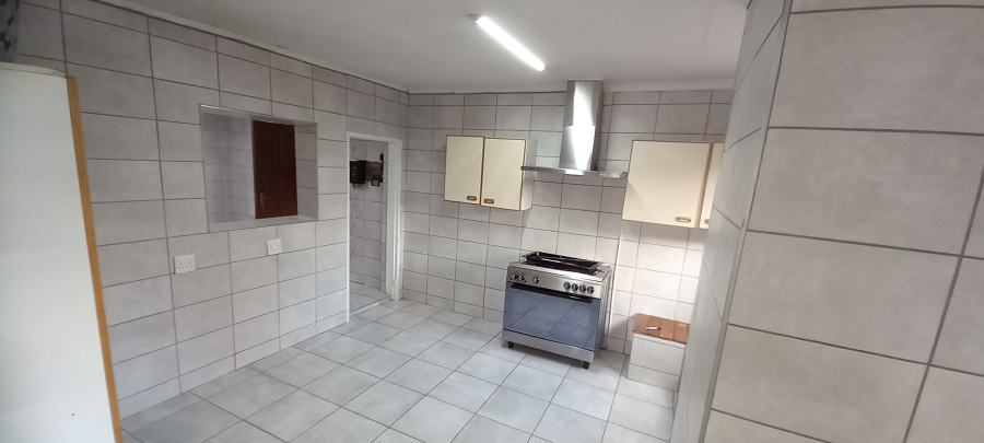 To Let 3 Bedroom Property for Rent in Wilro Park Gauteng