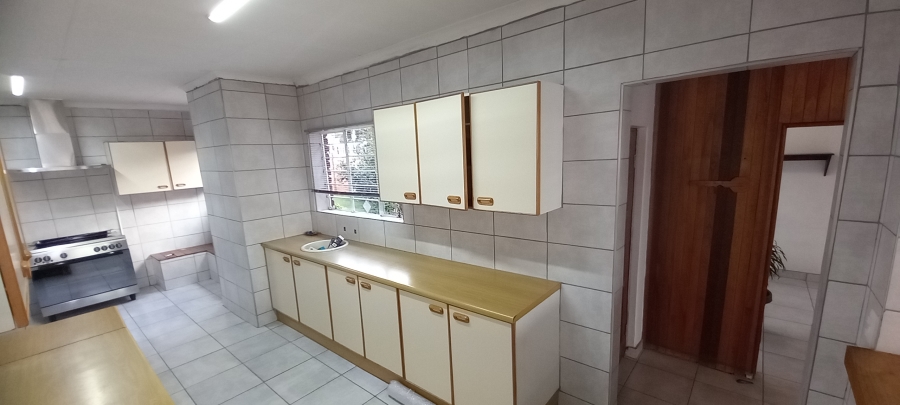 To Let 3 Bedroom Property for Rent in Wilro Park Gauteng