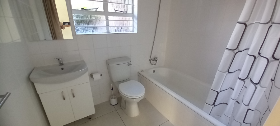To Let 3 Bedroom Property for Rent in Wilro Park Gauteng