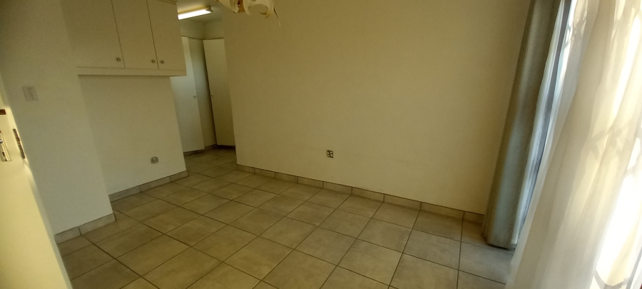 To Let 3 Bedroom Property for Rent in Wilro Park Gauteng