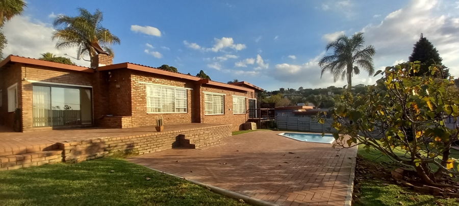 To Let 3 Bedroom Property for Rent in Wilro Park Gauteng