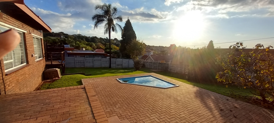 To Let 3 Bedroom Property for Rent in Wilro Park Gauteng