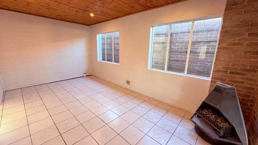 5 Bedroom Property for Sale in Brenthurst Gauteng