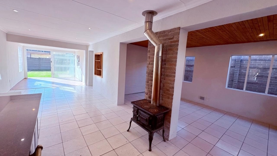 5 Bedroom Property for Sale in Brenthurst Gauteng