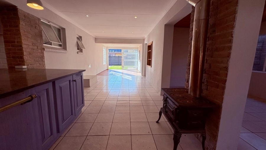 5 Bedroom Property for Sale in Brenthurst Gauteng