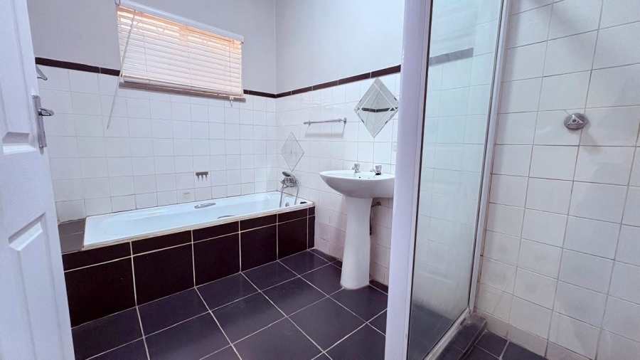 5 Bedroom Property for Sale in Brenthurst Gauteng
