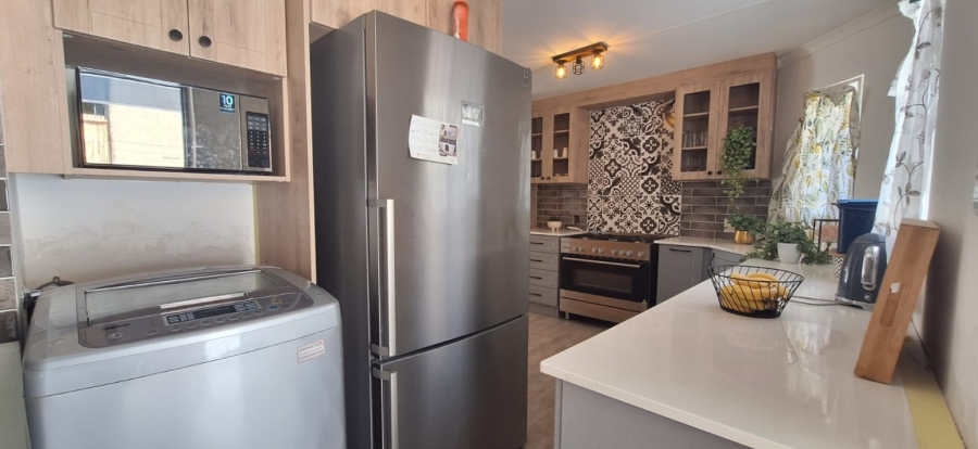 3 Bedroom Property for Sale in Faerie Glen Gauteng