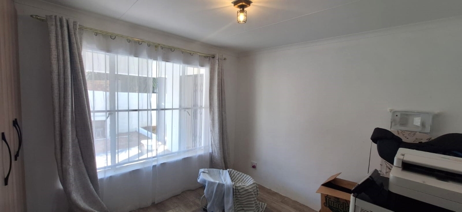 3 Bedroom Property for Sale in Faerie Glen Gauteng