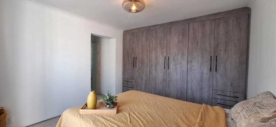 3 Bedroom Property for Sale in Faerie Glen Gauteng