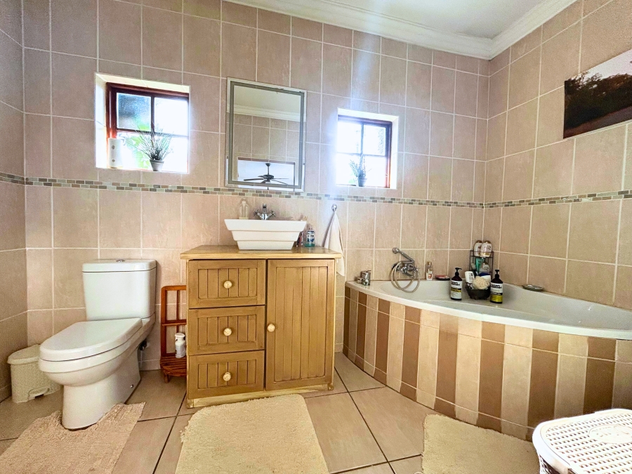 5 Bedroom Property for Sale in Valhalla Gauteng