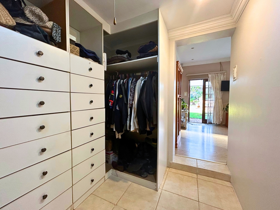 5 Bedroom Property for Sale in Valhalla Gauteng