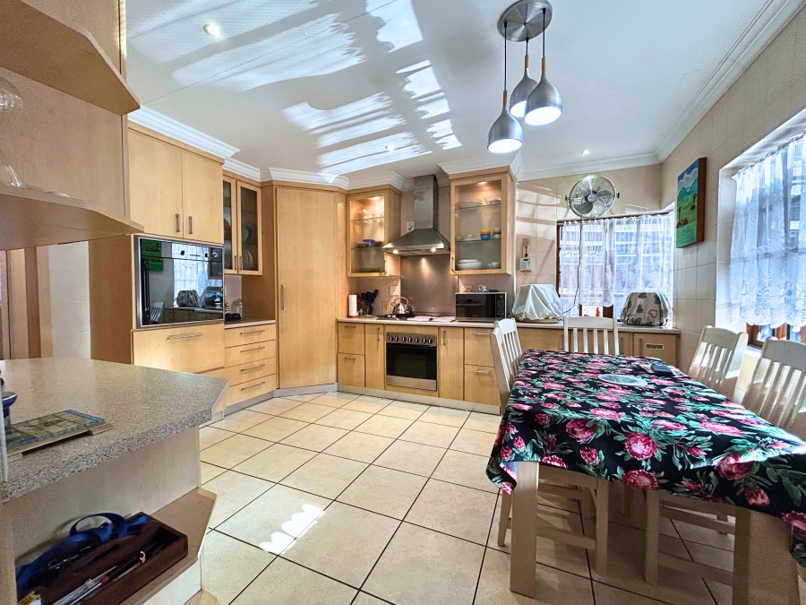 5 Bedroom Property for Sale in Valhalla Gauteng