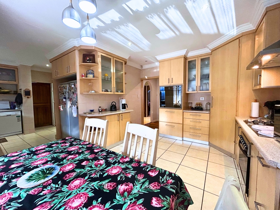 5 Bedroom Property for Sale in Valhalla Gauteng