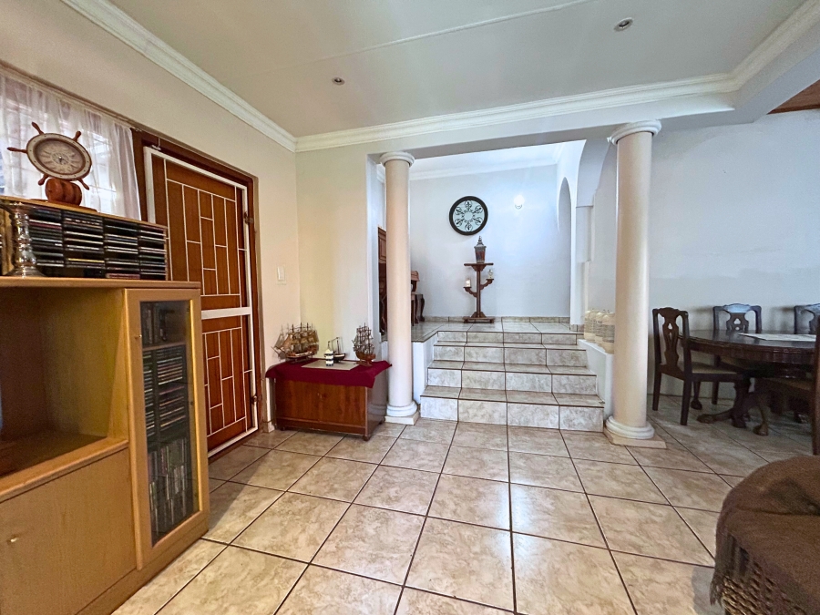 5 Bedroom Property for Sale in Valhalla Gauteng