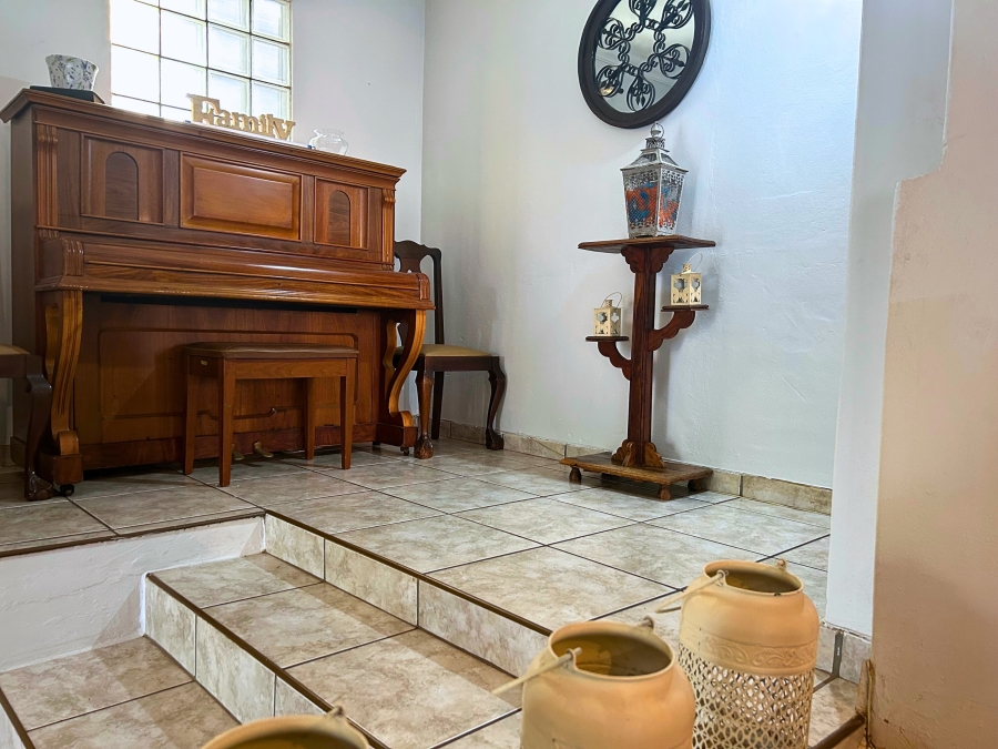 5 Bedroom Property for Sale in Valhalla Gauteng