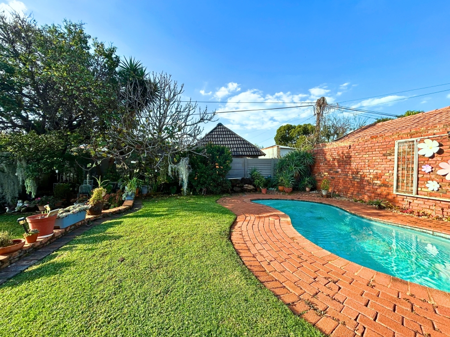 5 Bedroom Property for Sale in Valhalla Gauteng