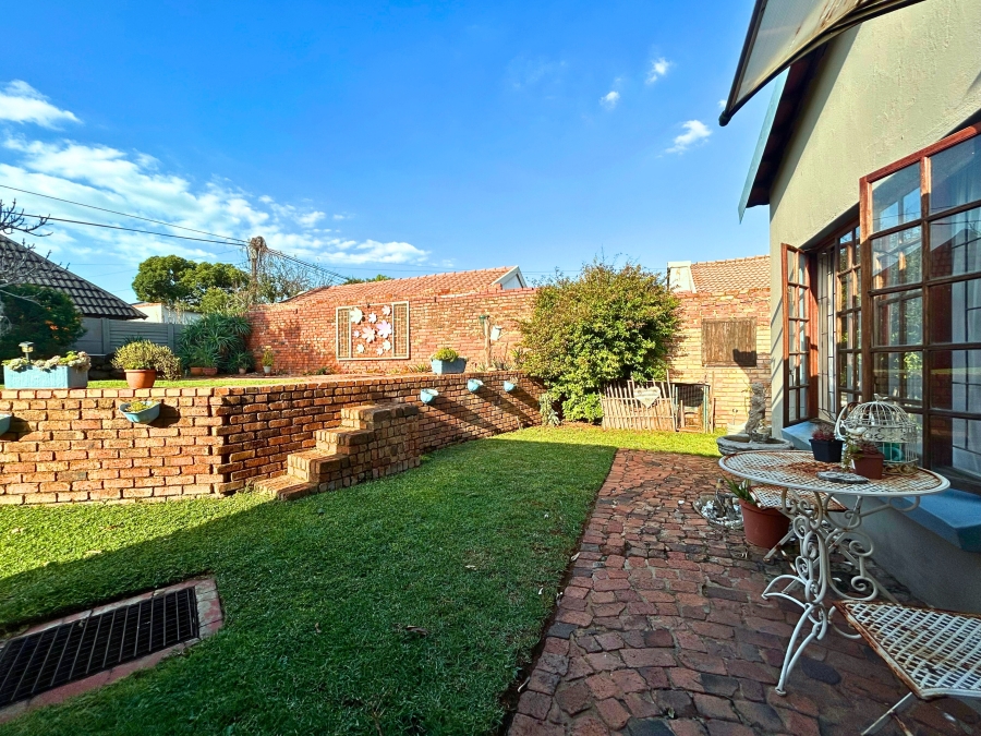 5 Bedroom Property for Sale in Valhalla Gauteng