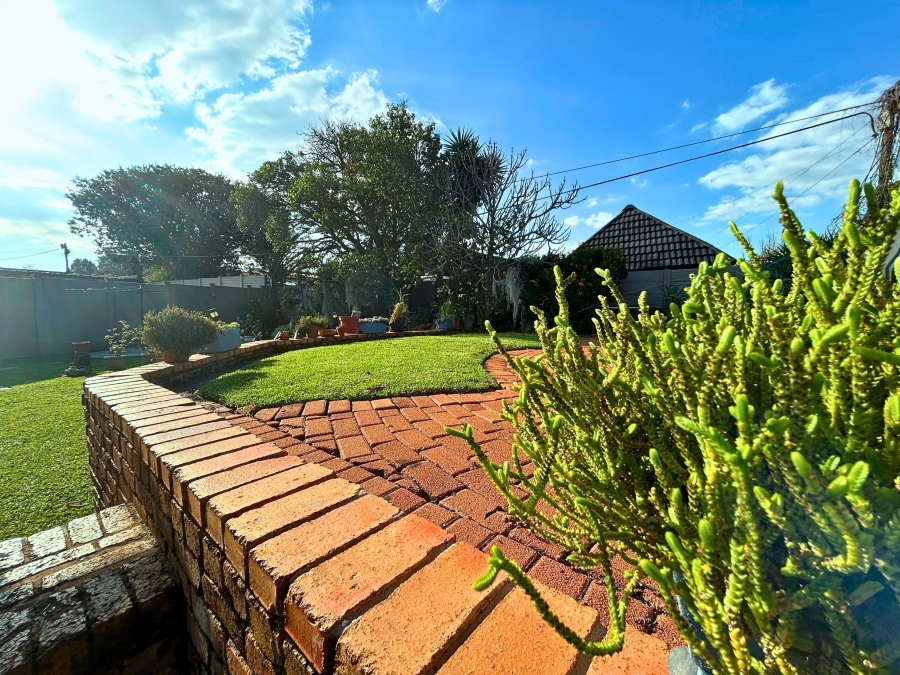 5 Bedroom Property for Sale in Valhalla Gauteng
