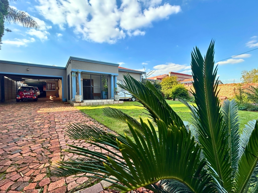 5 Bedroom Property for Sale in Valhalla Gauteng