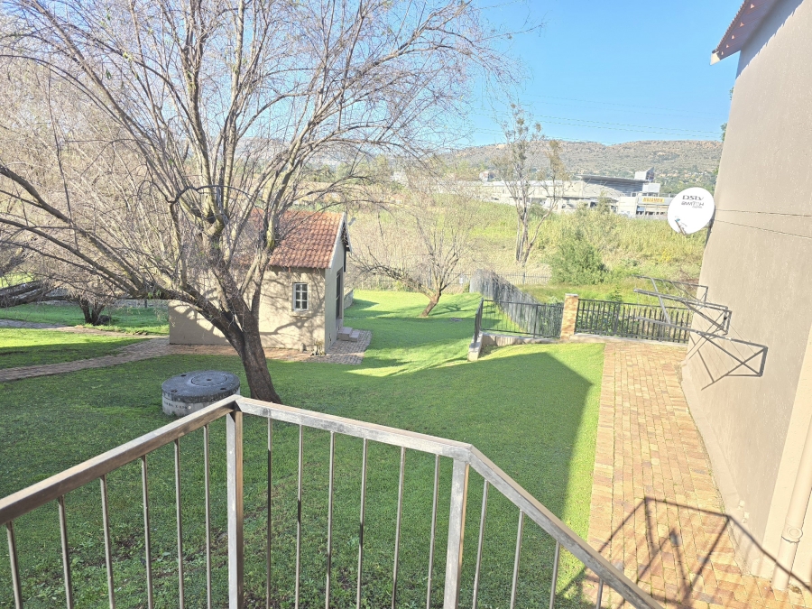 2 Bedroom Property for Sale in Wilgeheuwel Gauteng