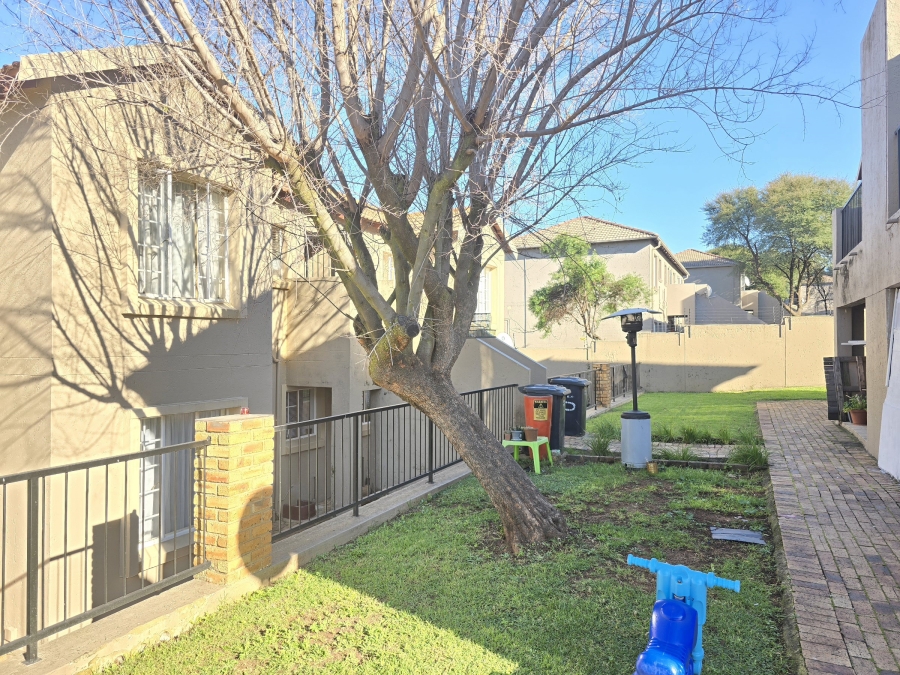 2 Bedroom Property for Sale in Wilgeheuwel Gauteng