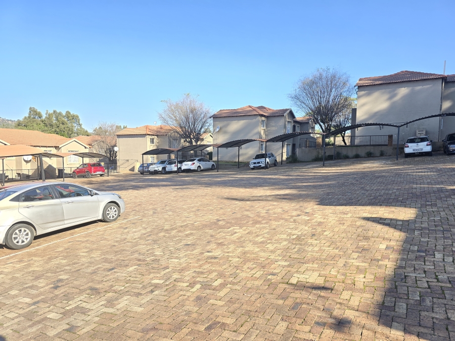 2 Bedroom Property for Sale in Wilgeheuwel Gauteng