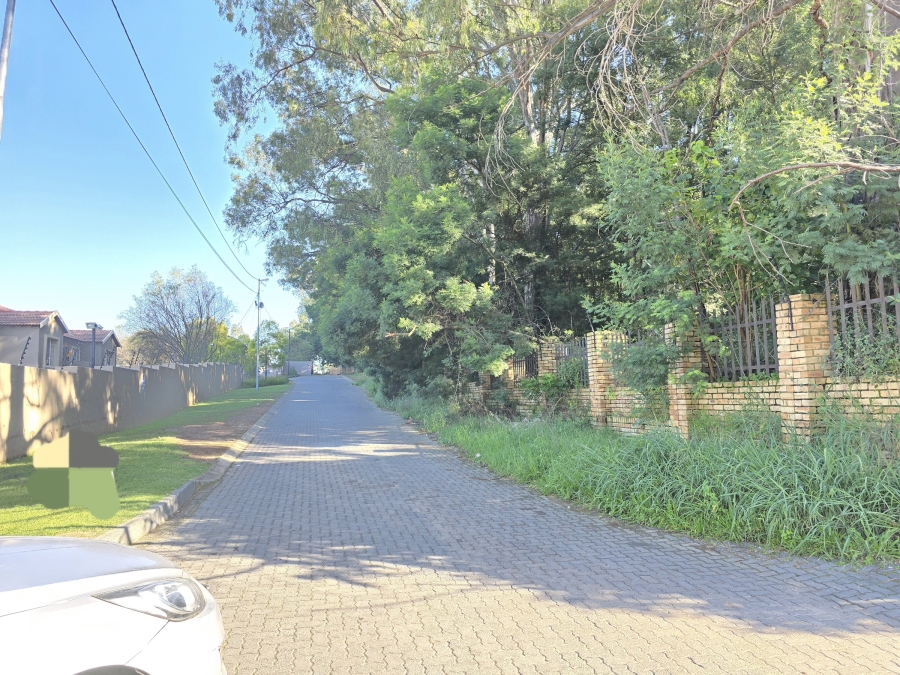 2 Bedroom Property for Sale in Wilgeheuwel Gauteng