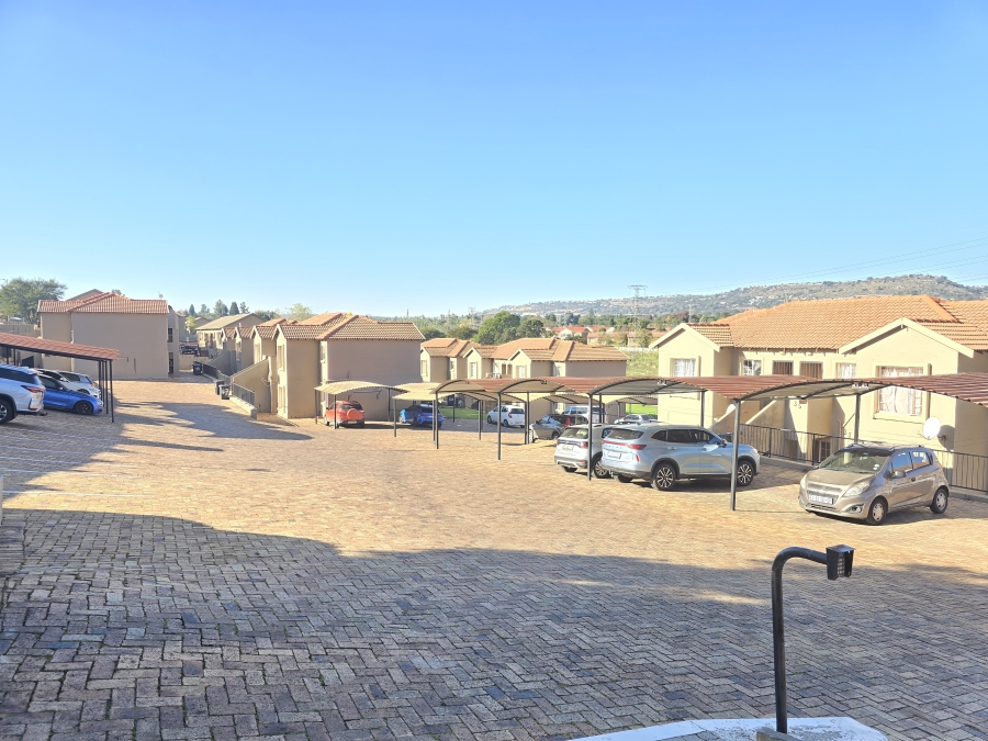 2 Bedroom Property for Sale in Wilgeheuwel Gauteng