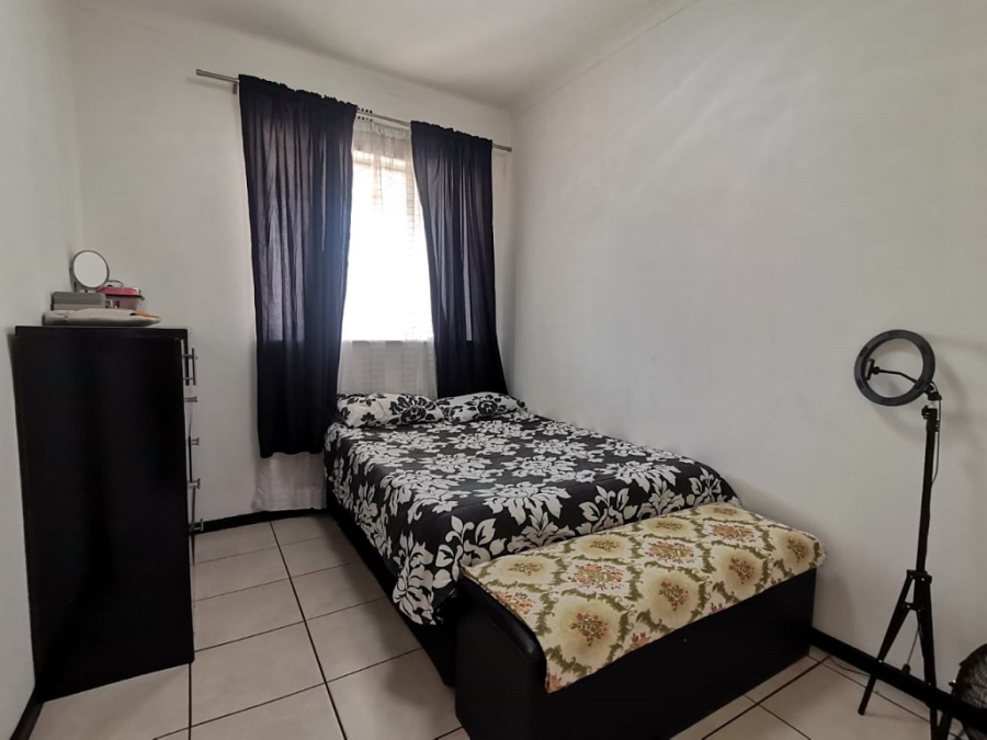 2 Bedroom Property for Sale in Brackenhurst Gauteng