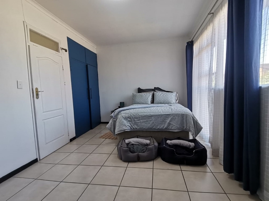 2 Bedroom Property for Sale in Brackenhurst Gauteng