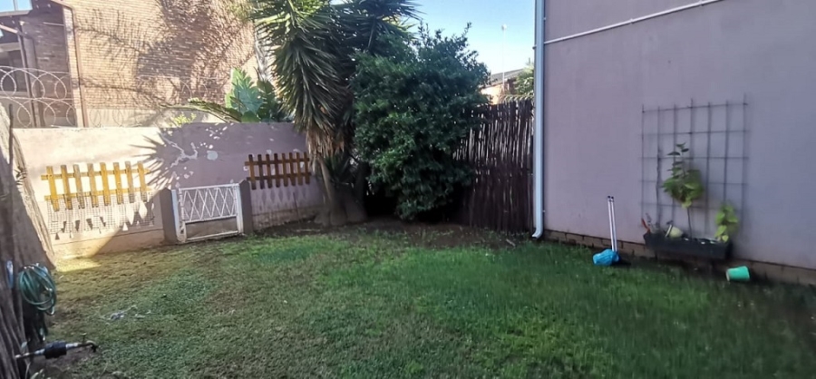 2 Bedroom Property for Sale in Brackenhurst Gauteng