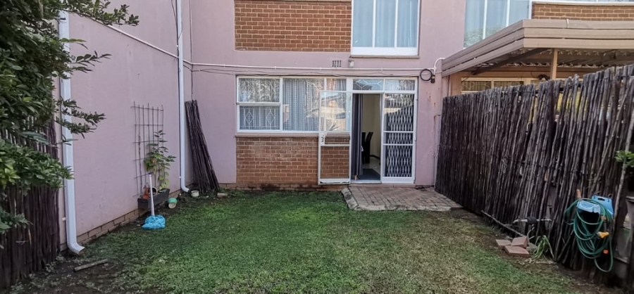 2 Bedroom Property for Sale in Brackenhurst Gauteng