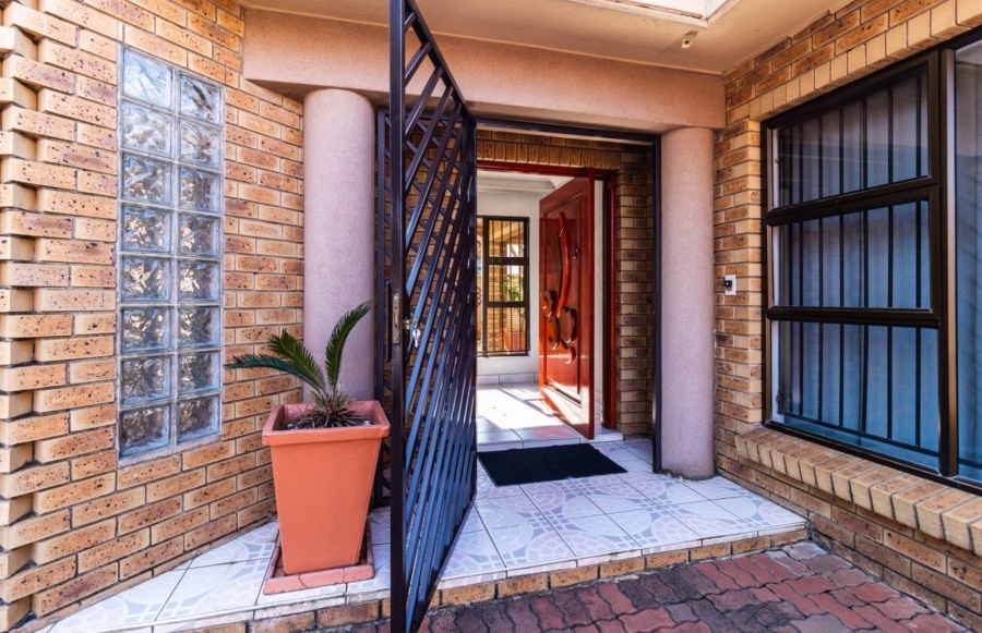 3 Bedroom Property for Sale in Lakefield Gauteng