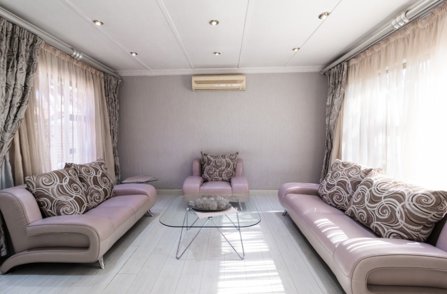 3 Bedroom Property for Sale in Lakefield Gauteng
