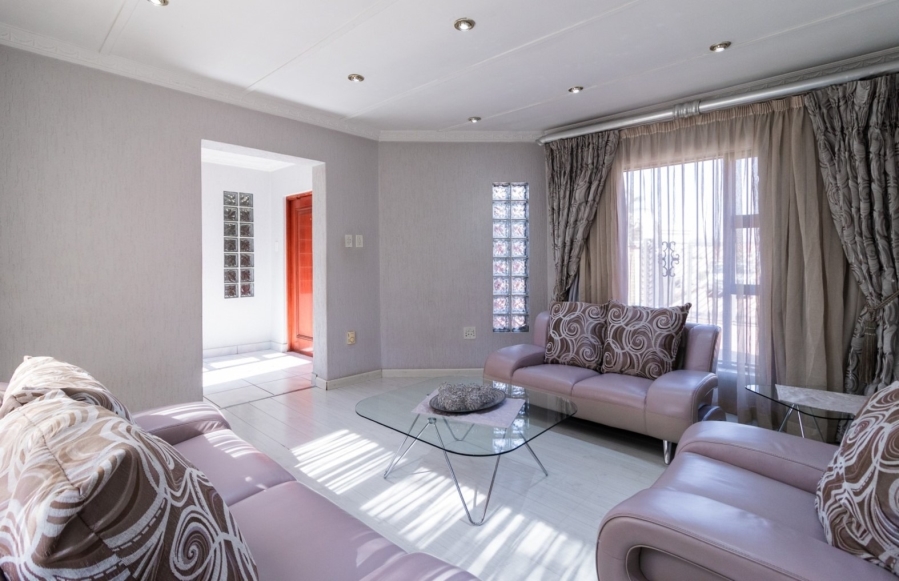 3 Bedroom Property for Sale in Lakefield Gauteng