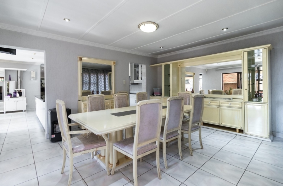 3 Bedroom Property for Sale in Lakefield Gauteng