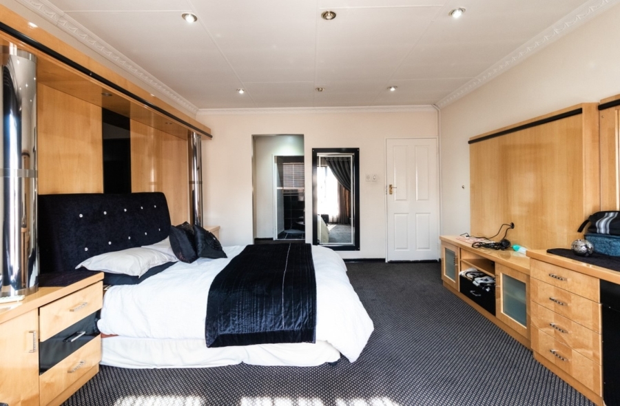 3 Bedroom Property for Sale in Lakefield Gauteng