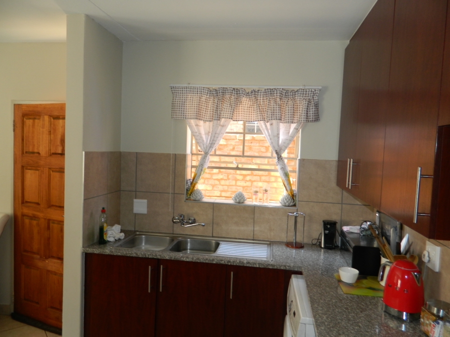 To Let 4 Bedroom Property for Rent in Hazeldean Gauteng