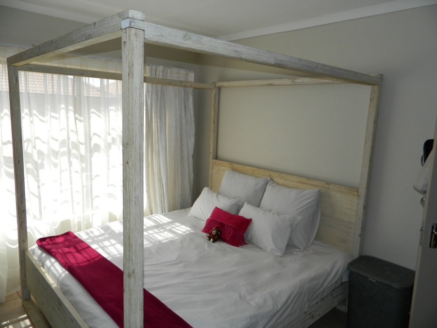 To Let 4 Bedroom Property for Rent in Hazeldean Gauteng