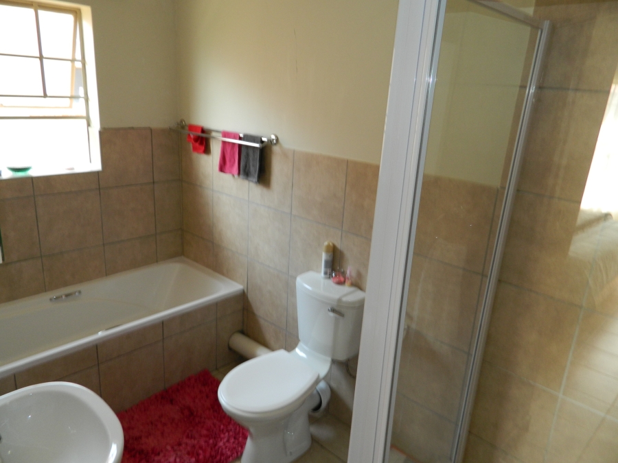 To Let 4 Bedroom Property for Rent in Hazeldean Gauteng