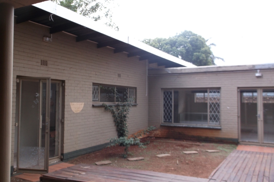 To Let 3 Bedroom Property for Rent in Lakefield Gauteng