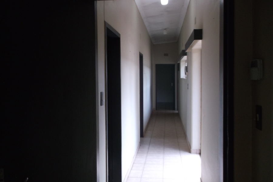 To Let 3 Bedroom Property for Rent in Lakefield Gauteng