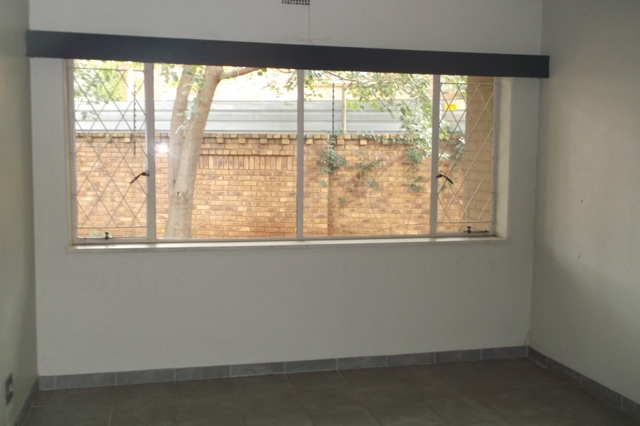 To Let 3 Bedroom Property for Rent in Lakefield Gauteng