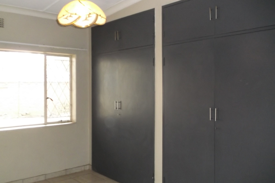 To Let 3 Bedroom Property for Rent in Lakefield Gauteng
